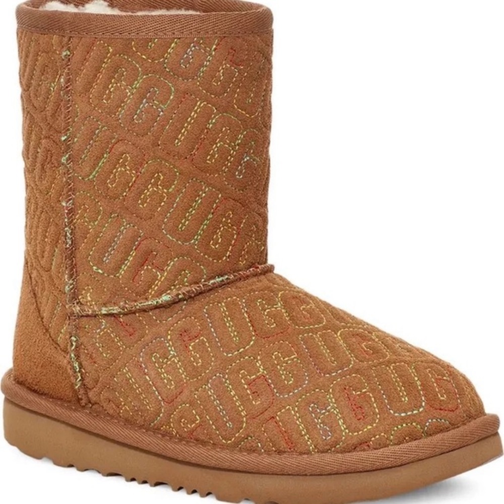 BRAND NEW! Kids UGG CLASSIC II GRAPHIC STITCH BOOTS!
